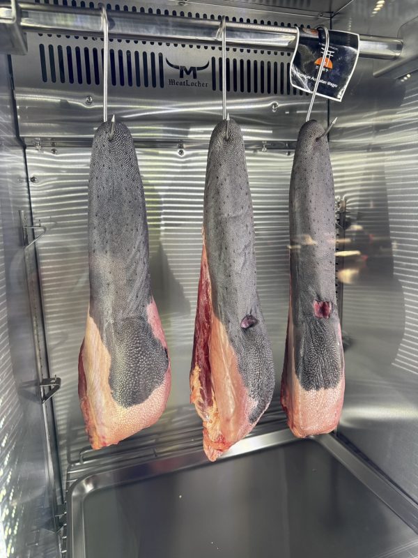 澳洲和牛牛舌 (原肉未修清)